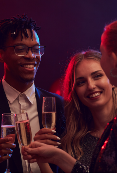 group-people-partying-nightclub@2x group-people-partying-nightclub@2x